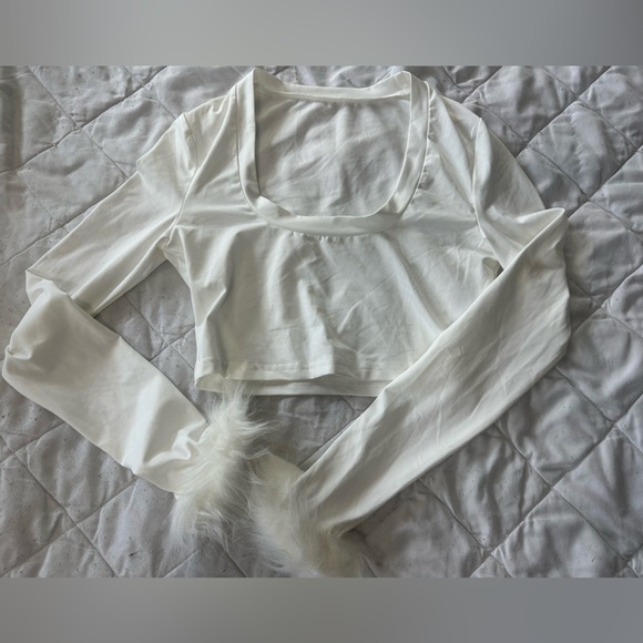 SHEIN Tops - Free with any other item.bundle SHEIN Elegant White crop Top with Faux Fur cuffs